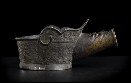 FERRO DA STIRO IN BRONZO
Cina, XIX-XX secolo