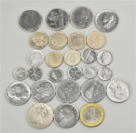 LOTTO DI LIRE ITALIANE composto da 8 monete da 50 lire, 16 monete da 100 lire...