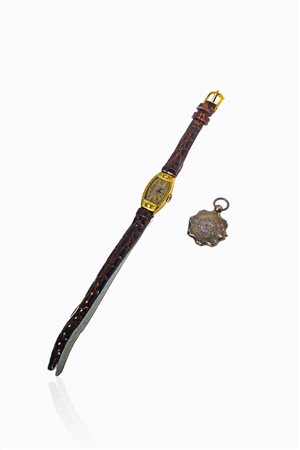 LOTTO DI DUE GIOIELLI