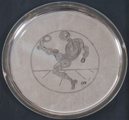 SALVADOR DALÍ (Figueres 1904 – 1989) "Calcio". Serigrafia su piatto in...