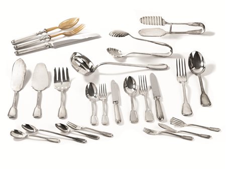 Servito di posate, in argento, manici sagomati, complessivi g 9330 netti...