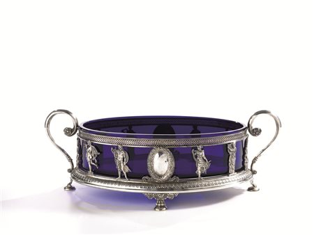 Coppa centrotavola, Germania, fine sec. XIX, in argento, corpo ovale...