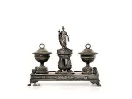 Calamaio, Milano, sec. XIX, in argento, base rettangolare su piedi a zampa...