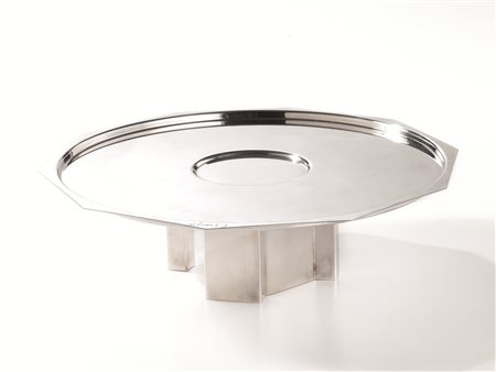 Alzata, in argento, di forma circolare con bordo sfaccettato, reca la firma...