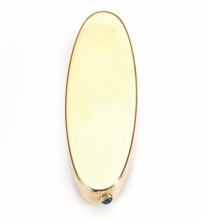 Accendino in oro giallo e zaffirodi forma ovale, in oro liscio decorato sul...