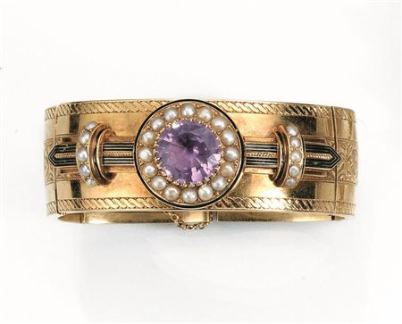 Bracciale, Inghilterra fine sec. XIX, in oro giallo, ametista, microperle e...