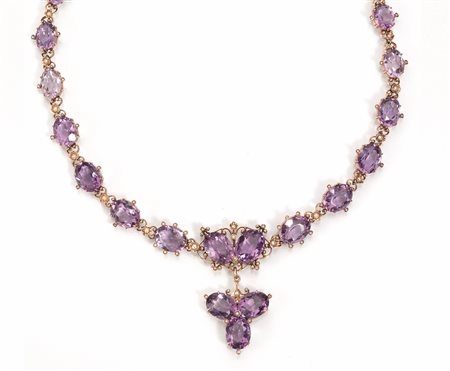 Collana girocollo in oro rosa, ametiste e microperlerealizzata ad una fila di...