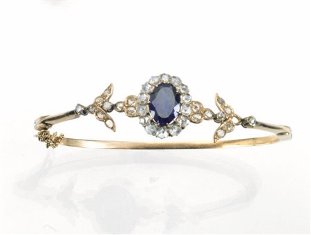 Bracciale, fine sec. XIX, in oro rosa, rose di diamanti e zaffiro...