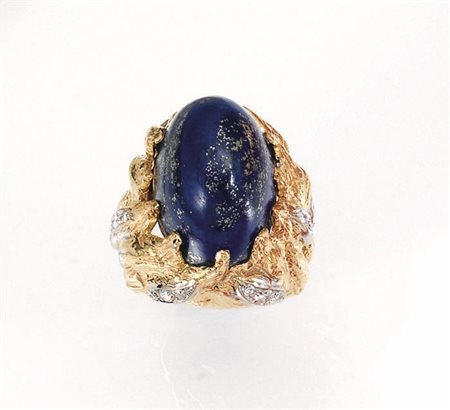 Anello in oro giallo, oro bianco, lapislazzuli e diamantirealizzato come una...