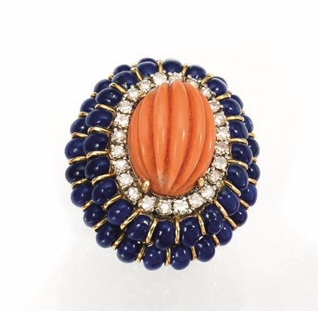 Anello in oro giallo, oro bianco, corallo, lapislazzuli e diamantidi forma...