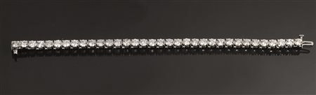 Bracciale 'tennis' in oro bianco 14 kt e diamantirealizzato ad una fila di...