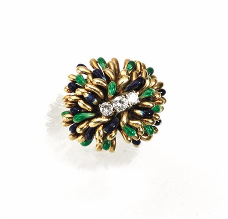 Anello, anni '60, in oro giallo, smalti e diamantimodellato a corolla...