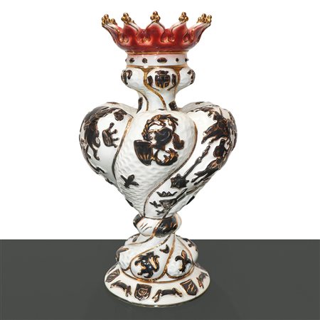 Vaso  con decorazioni di cavalli, aquile, Florence, 20° Secolo