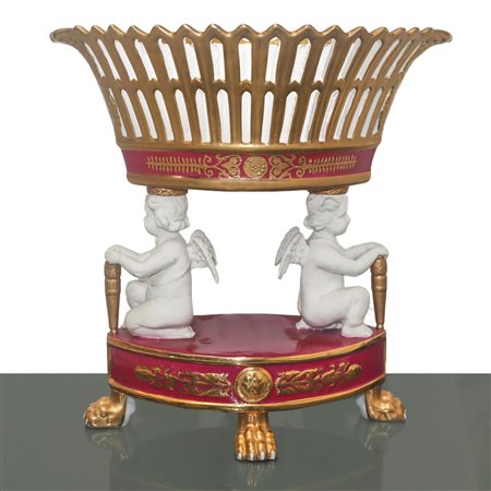 Porcelain Meissen - Alzata in porcellana, stile Impero. Sorretta da angeli con decorazione nei toni dell'oro., Primi 20° Secolo