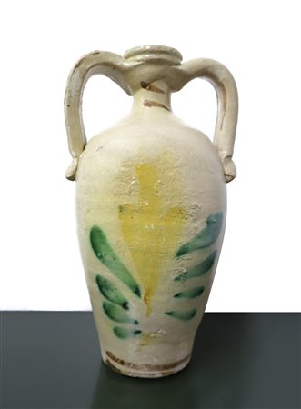 Brocca con manici in maiolica policroma di Caltagirone