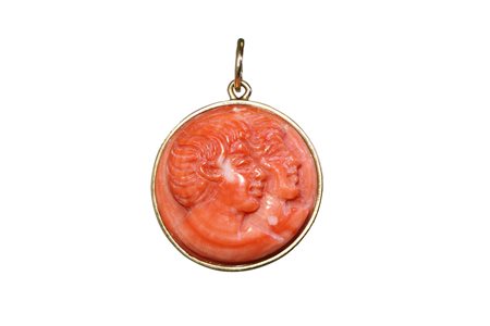 Ciondolo in corallo