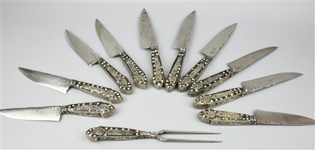 SET DI COLTELLI DA CARNE E FORCHETTONE 10 coltelli da carne a lama liscia e 1...