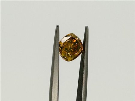 DIAMANTE 2,01 CT FANCY MARRONCINO GIALLO ARANCIATO INTENSO - GIA - UD30115 