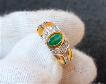 ANELLO CON SMERALDO E DIAMANTI