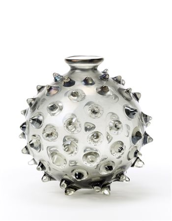 Flavio Poli (Attribuito)

"Mina"
Grande vaso globulare bugnato in vetro soffiato