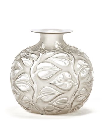 René Lalique "Sophora"
Vaso in vetro incolore soffiato in stampo, molato e patin