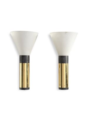 Stilnovo Coppia di applique modello "2155". Milano, 1959ca. Cono in vetro satina