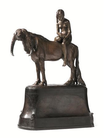 Hermann Haase(1879-1960)GIOVANE AMAZZONEscultura in bronzo su alta base...