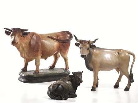 Tre sculture da presepe, secc. XIX-XX, in legno e gesso patinato raffiguranti...