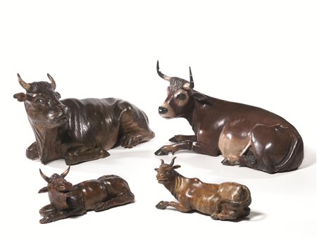 Quattro figure da presepe, secc. XVIII-XIX, in legno, raffiguranti buoi, alt....