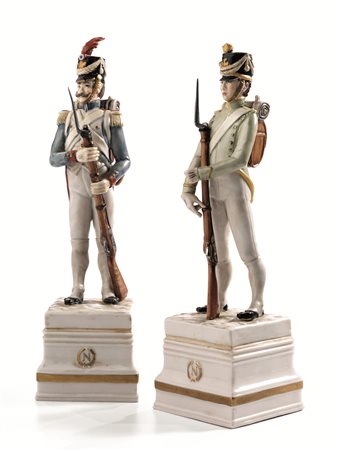 Due statuine, sec. XIX, Manifattura Cacciapuoti, in porcellana, raffiguranti...