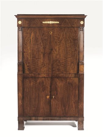 Secretaire, Francia, inizi sec. XIX, in radica di noce, cornice modanata, un...