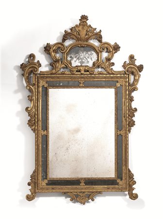 Specchiera, Venezia, metÃ sec. XVIII, in legno intagliato e dorato, alta...