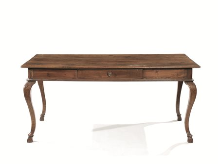 Tavolo da studio, Toscana, seconda metÃ sec. XVIII, in noce a patina bionda,...