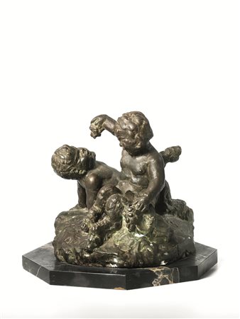 Decimo Passani(Carrara 1884 - 1952)SATIRELLI CHE GIOCANObronzo, alt. cm 24