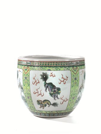 Cache-pot, Cina, sec. XX, in porcellana bianca e verde, diam. cm 35, alt. cm 35