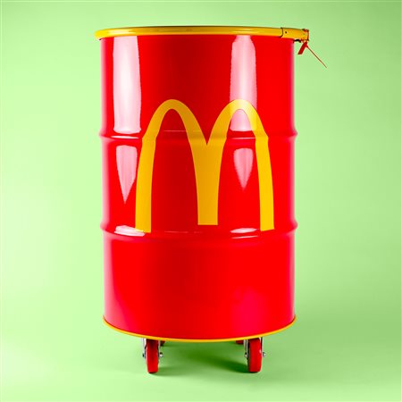 Secret Lab, Tavolino di appoggio con riproduzione logo McDonalds by Secret Lab