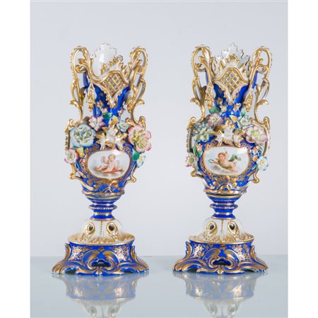 MANIFATTURA FRANCESE XIX SECOLO, Coppia vasi