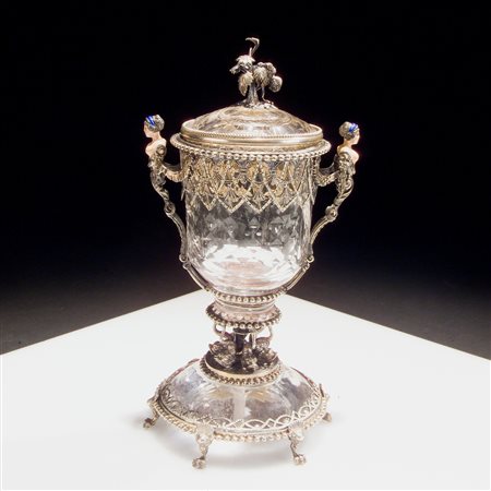 Vaso con coperchio in cristallo di rocca, argento e smalti, Austria XIX secolo