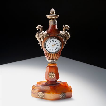Orologio da tavolo in ambra, Francia 1760