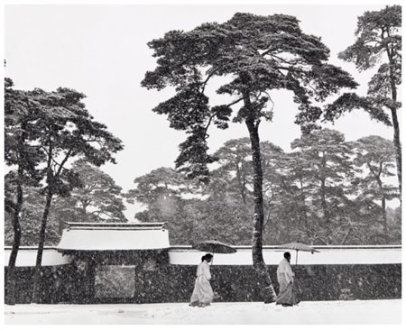 Werner Bischof (1916-1954), "In the Court of the Meiji Temple, Tokyo, Japan"