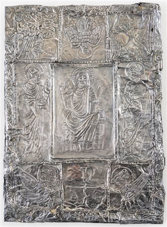 XVII secolo - XIX secolo. Evangelario in lastra d'argento sbalzata.