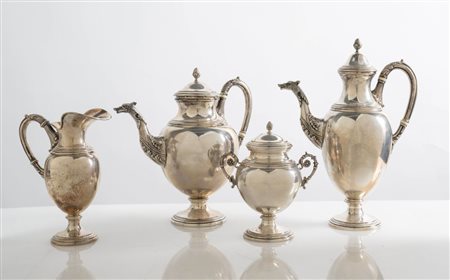 Alessandria, XX secolo, prima del 1968. Servizio da tè in argento 800.