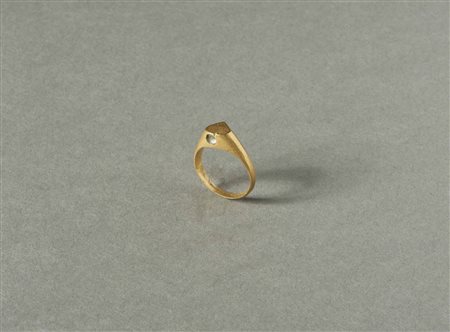  Arte Indiana - India. 
Anello in lega di rame con cuore.  .