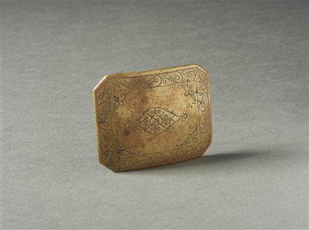  Arte Sud-Est Asiatico - Indonesia. 
Fibbia Pandieng in ottone. 
Difetti visibili e diversi segni d'uso. .