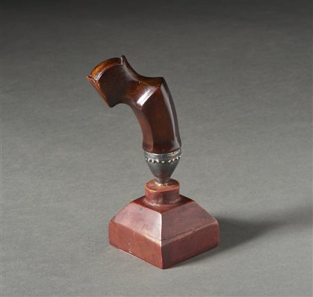  Arte Sud-Est Asiatico - Sumatra. 
Manico di Kriss.   
Legno e argento. .