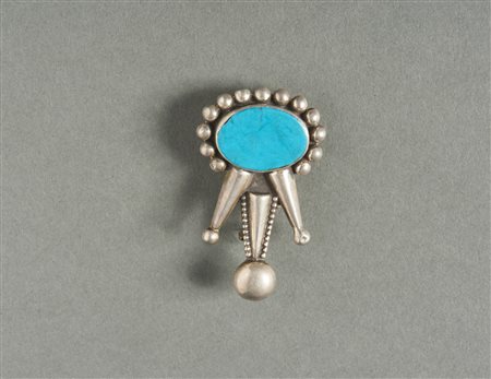 Arte del Nord America  - Navajo, USA.
Spilla in argento con turchese.
Segni d'uso.