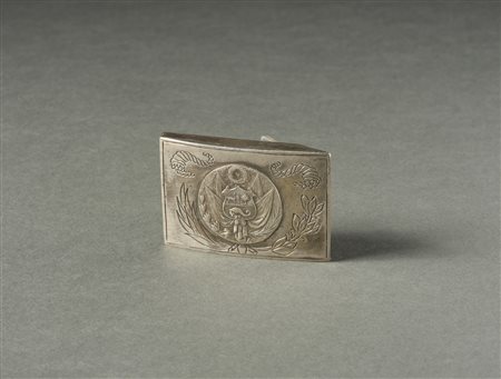  Arte delle Americhe - Peru. 
Fibbia in argento. .