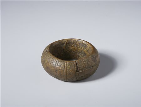  Arte africana - Gourmantchè, Ghana/Burkina Faso.
Bracciale moneta in bronzo.  .