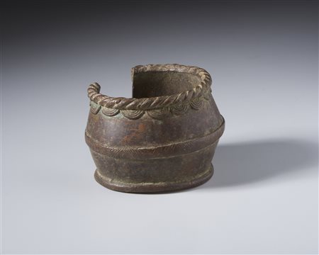  Arte africana - Kassena, Ghana,
Cavigliera in bronzo. .