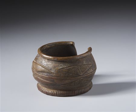  Arte africana - Kassena, Ghana.  
Cavigliera in bronzo.  
In patina e con segni d'uso. .